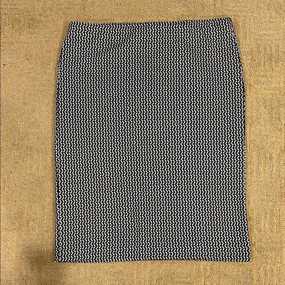 Ann Taylor Monochrome Patterned Pencil Skirt
